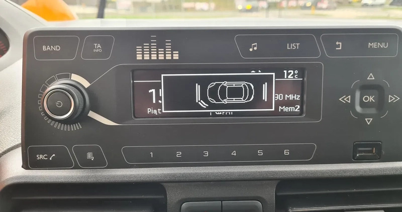 Peugeot Rifter cena 58900 przebieg: 147000, rok produkcji 2019 z Częstochowa małe 277